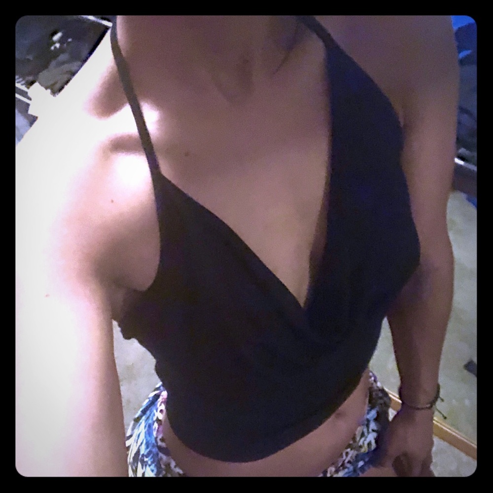 •SOLD• Black Clubbing Crop Top
